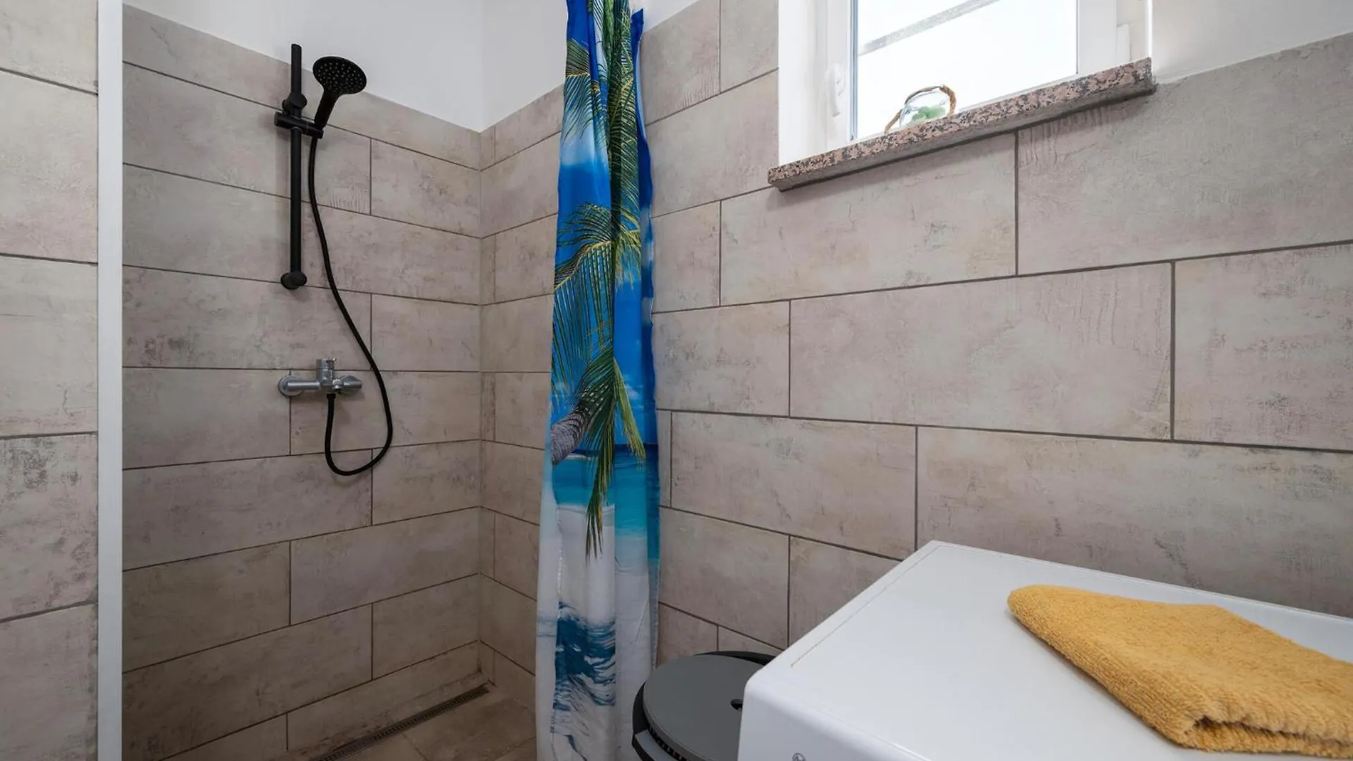 Gorgeous Home In Koromacno With Wifi Vakantiehuis
